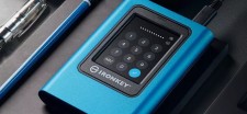 Представлен первый внешний SSD с аппаратным шифрованием и сенсорным экраном, независимый от операционки