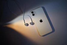 Какая модель iPhone самая популярная в России