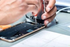 Apple начала продавать запчасти к iPhone для ремонта на дому