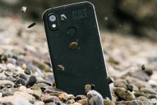 Названы 10 современных смартфонов с водозащитой и ударопрочным корпусом 