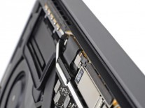 Владельцы MacBook Pro судятся с Apple