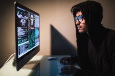 Хакеры из Индии заразили своим вирусом собственный компьютер