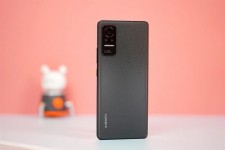 В сети появились первые фотографии неанонсированного смартфона Xiaomi Civi