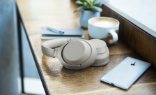 Наушники Sony WH-1000XM3 лучше отсекают шум и подходят для полетов