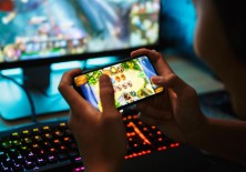 Названы самые популярные игры на разных платформах в России