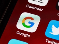 Google разрешила защищать историю поиска паролем