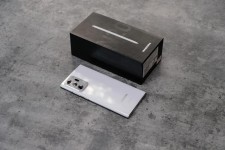 Samsung уже начала добавлять обязательные российские приложения в смартфоны