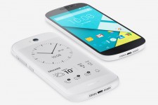 Yota Devices представляет белый YotaPhone и новую программную платформу YETI