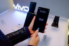 Рассекречена дата дебюта первого в мире смартфона с экранным сканером отпечатков пальцев