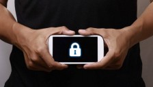 Как защитить смартфон от взлома в новогодние праздники